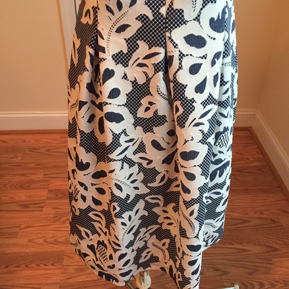 Kate and Lily blue dress white floral round neck - Picture 3 of 10
